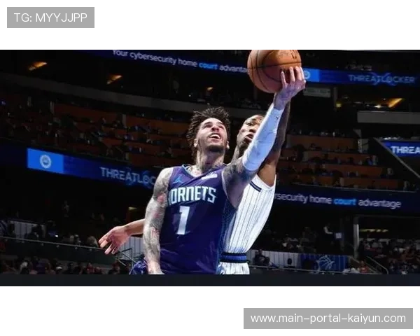 鲍尔非常规投篮与传球创造力 塑造黄蜂独特进攻风格 鲍尔非常规投篮与传球创造力 塑造黄蜂独特进攻风格